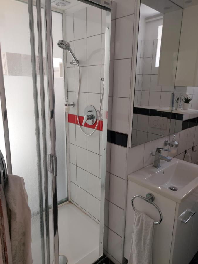 דירות Székesfehérvár 2+2Szemelyes Apartman Kerttel מראה חיצוני תמונה