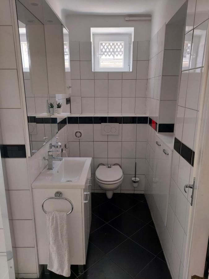 דירות Székesfehérvár 2+2Szemelyes Apartman Kerttel מראה חיצוני תמונה
