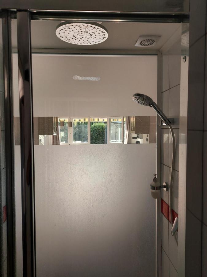 דירות Székesfehérvár 2+2Szemelyes Apartman Kerttel מראה חיצוני תמונה