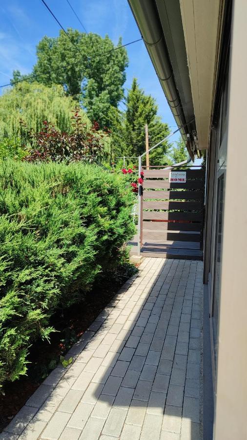 דירות Székesfehérvár 2+2Szemelyes Apartman Kerttel מראה חיצוני תמונה